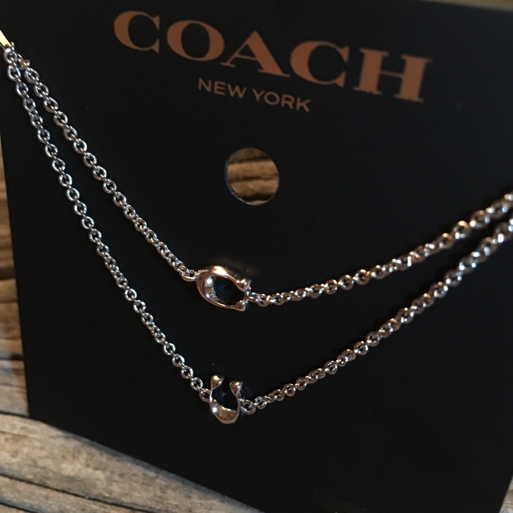 🐴Coach® Women’s Silver CC Necklace NEW🐴